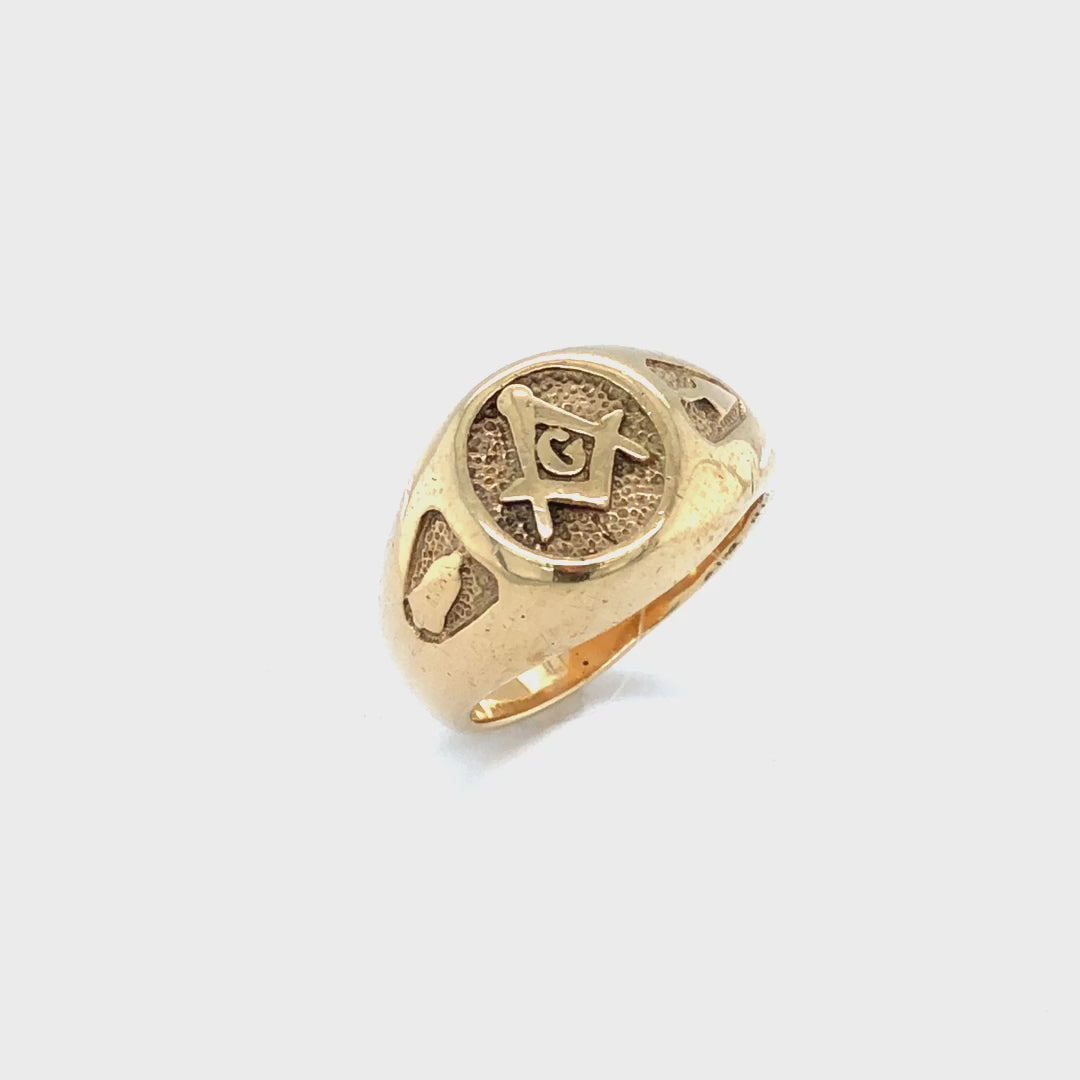 
                  
                    Load and play video in Gallery viewer, Men’s Yellow Gold Freemasons Ring
                  
                