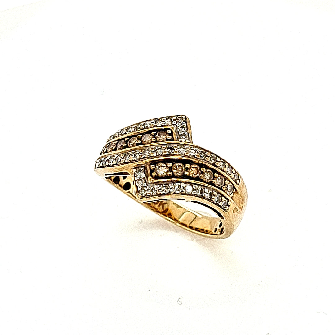 
                  
                    Ladies Yellow Gold Ring
                  
                