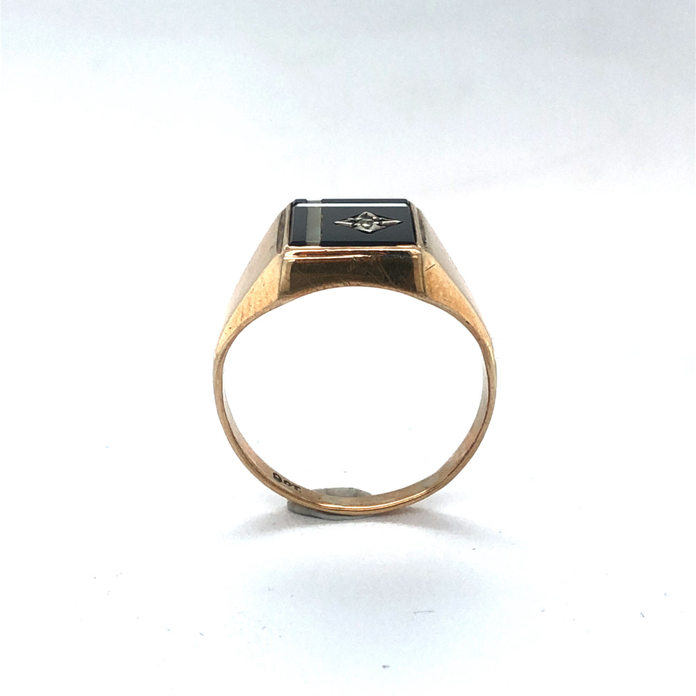 
                  
                    Men’s Yellow Gold Onyx Ring
                  
                