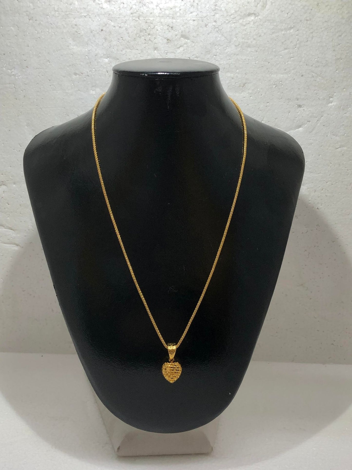 
                  
                    Gold Necklace & Pendant
                  
                